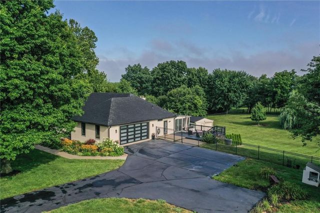 2212 E County Road H Highway, Liberty, MO 64068