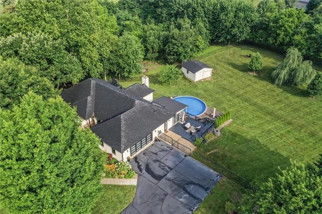 2212 E County Road H Highway, Liberty, MO 64068