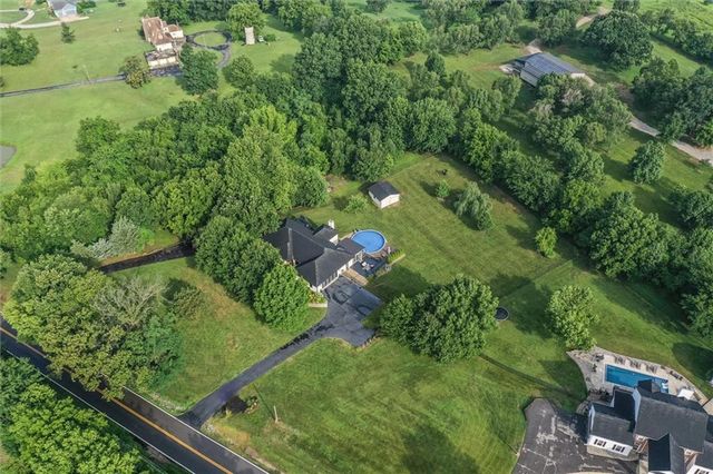 2212 E County Road H Highway, Liberty, MO 64068