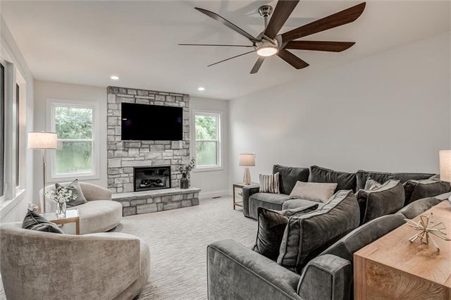 2212 E County Road H Highway, Liberty, MO 64068