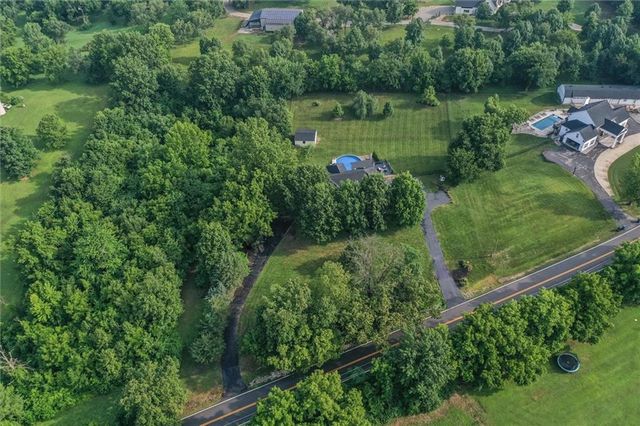 2212 E County Road H Highway, Liberty, MO 64068