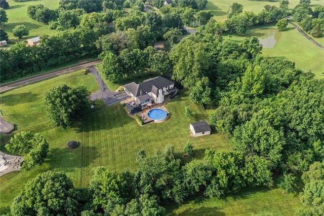 2212 E County Road H Highway, Liberty, MO 64068