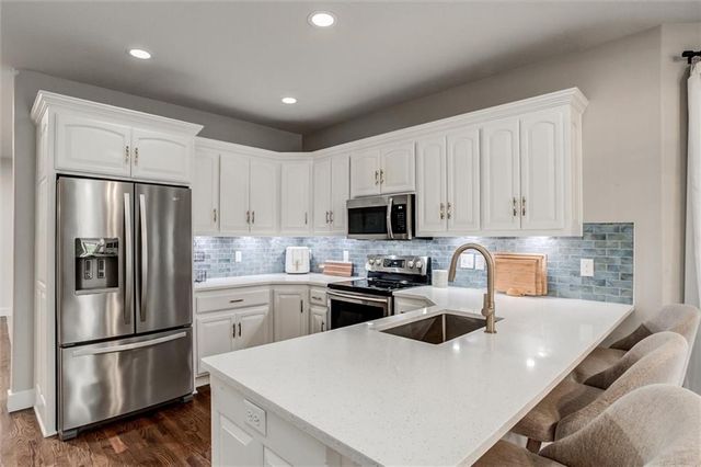 2212 E County Road H Highway, Liberty, MO 64068
