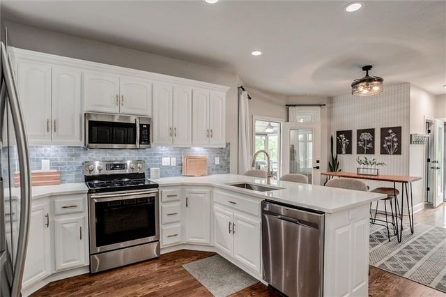 2212 E County Road H Highway, Liberty, MO 64068