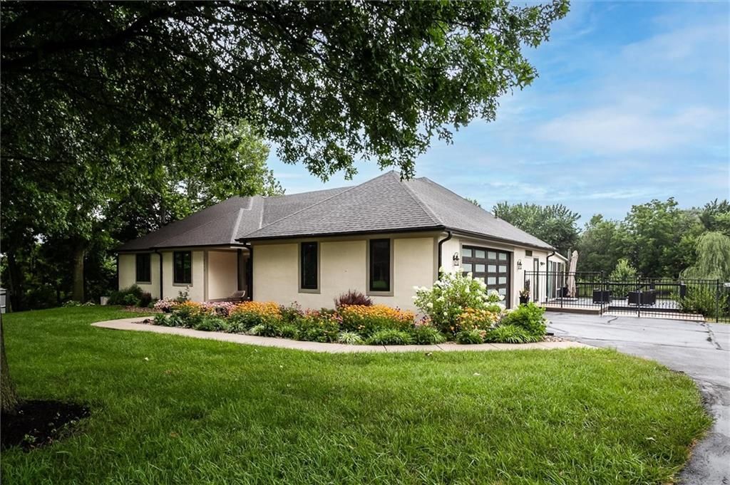 2212 E County Road H Highway, Liberty, MO 64068