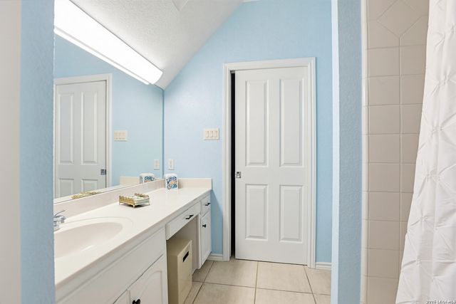21419 FOREST WATERS CIR, Garden Ridge, TX 78266
