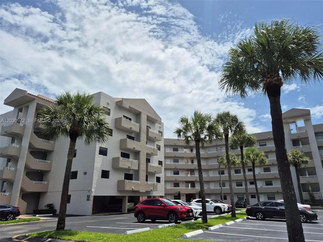 15969 NW 64th Ave 217, Miami Lakes, FL 33014