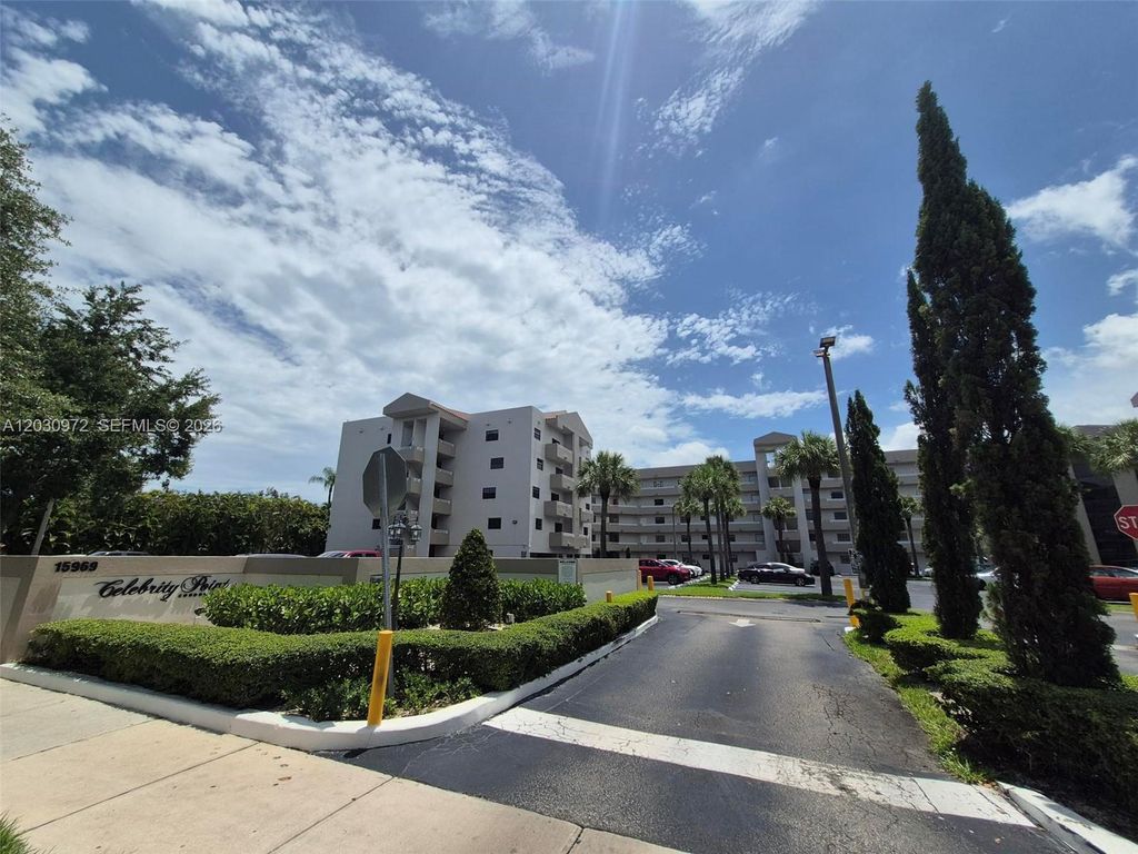 15969 NW 64th Ave 217, Miami Lakes, FL 33014