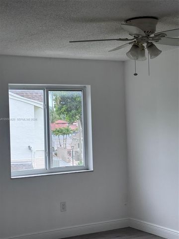 17425 NW 67th Place N13, Hialeah, FL 33015
