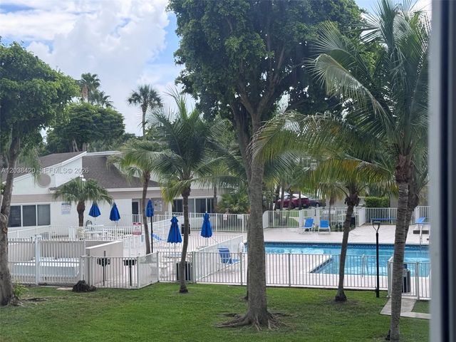 17425 NW 67th Place N13, Hialeah, FL 33015