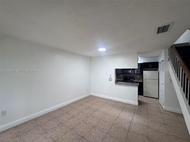 17425 NW 67th Place N13, Hialeah, FL 33015
