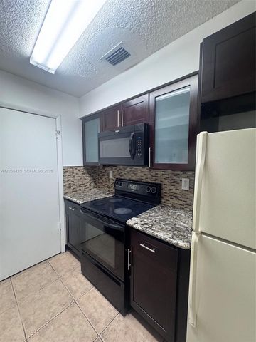 17425 NW 67th Place N13, Hialeah, FL 33015
