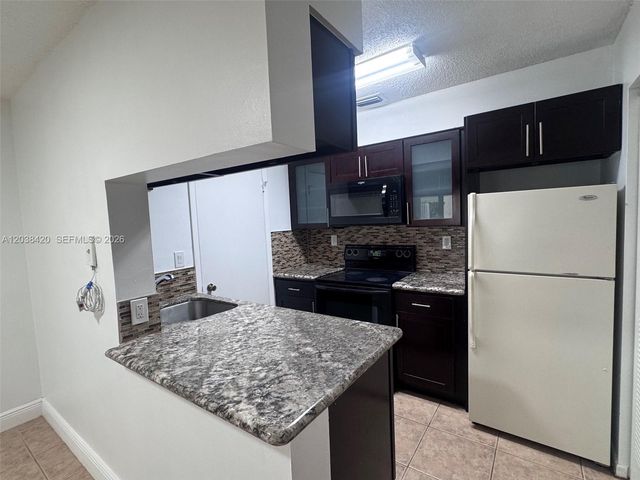 17425 NW 67th Place N13, Hialeah, FL 33015