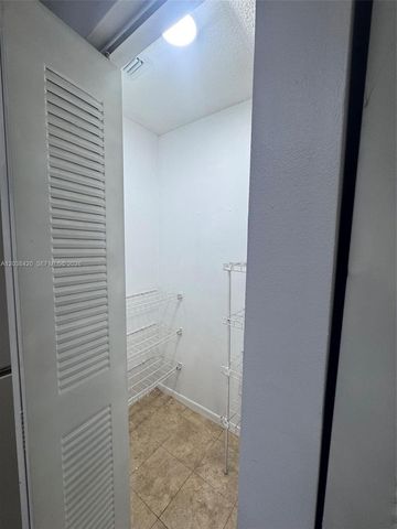 17425 NW 67th Place N13, Hialeah, FL 33015