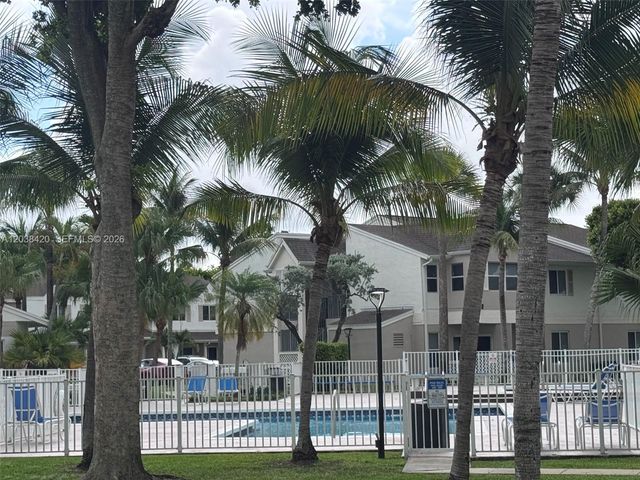17425 NW 67th Place N13, Hialeah, FL 33015
