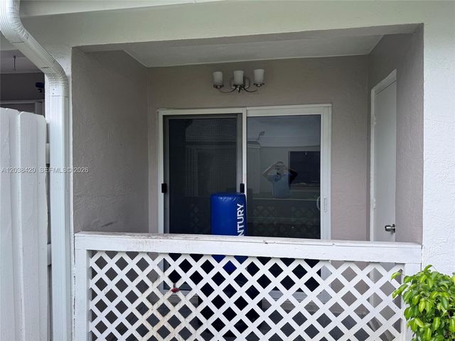 17425 NW 67th Place N13, Hialeah, FL 33015