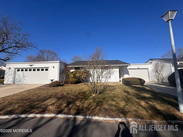 97 Salix Plaza, Monroe, NJ 08831