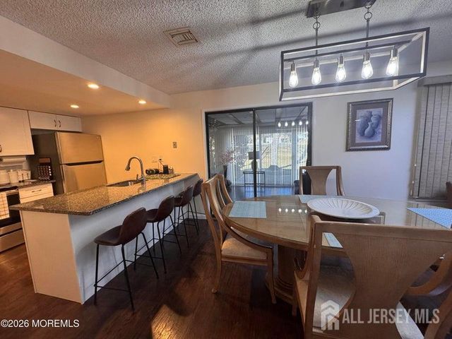 97 Salix Plaza, Monroe, NJ 08831