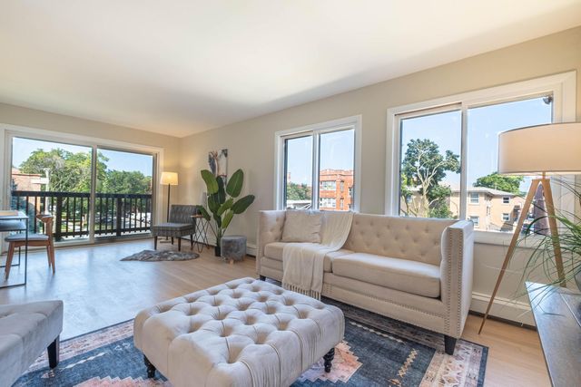 4248 N Keystone Avenue 3A, Chicago, IL 60641
