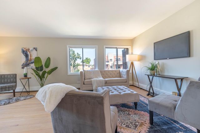 4248 N Keystone Avenue 3A, Chicago, IL 60641