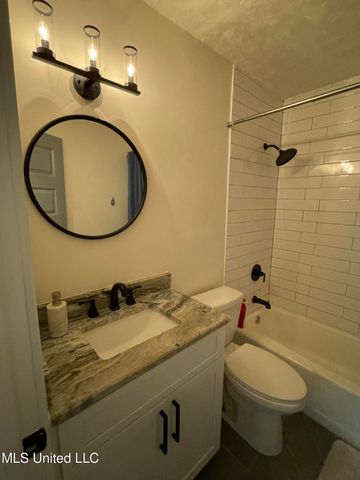 100 Hunter Drive, Ocean Springs, MS 39564