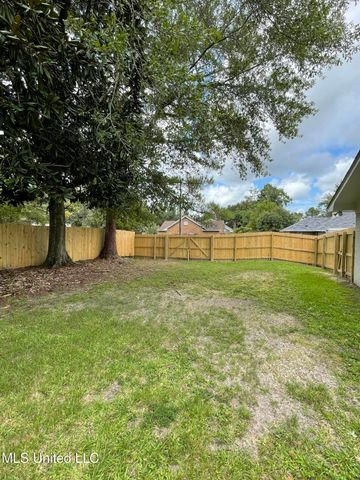 100 Hunter Drive, Ocean Springs, MS 39564