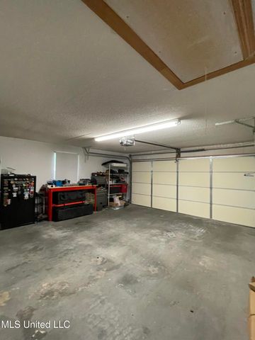 100 Hunter Drive, Ocean Springs, MS 39564