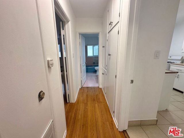 1000 N Orange Grove Avenue 3, West Hollywood, CA 90046