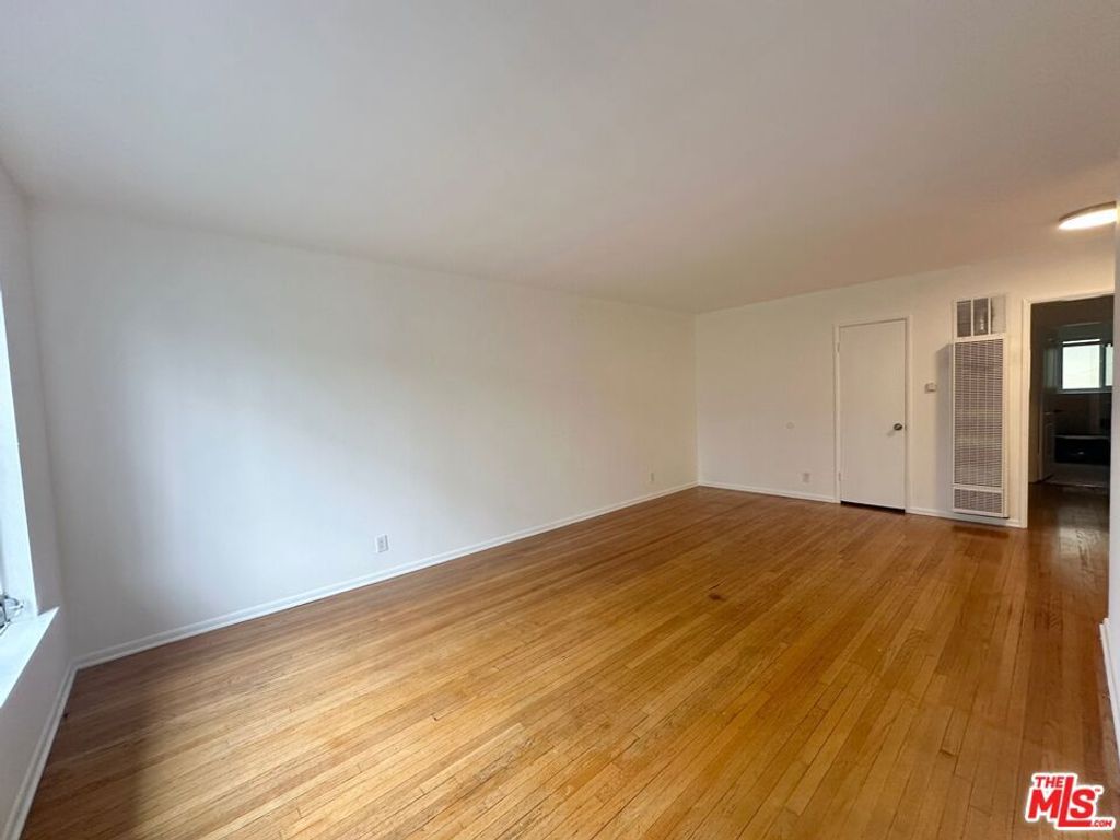 1000 N Orange Grove Avenue 3, West Hollywood, CA 90046