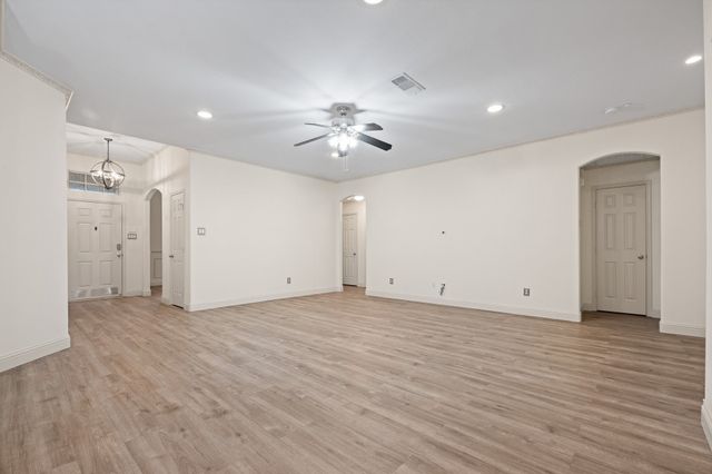 7103 Camp Creek Drive, Arlington, TX 76002