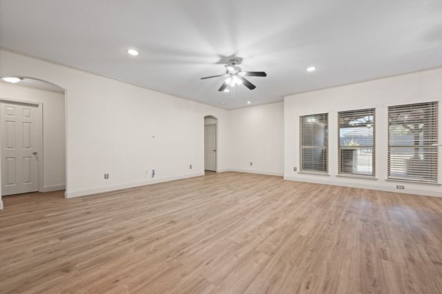 7103 Camp Creek Drive, Arlington, TX 76002