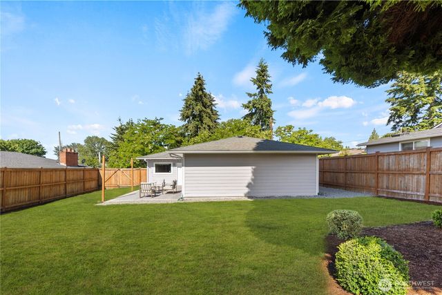 2147 NE 12th Street, Renton, WA 98056