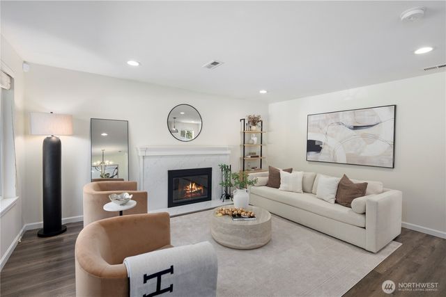 2147 NE 12th Street, Renton, WA 98056