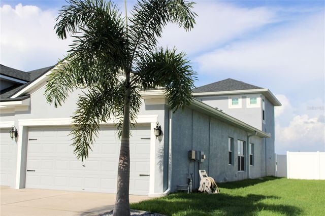 433 YORK DALE DRIVE, Ruskin, FL 33570