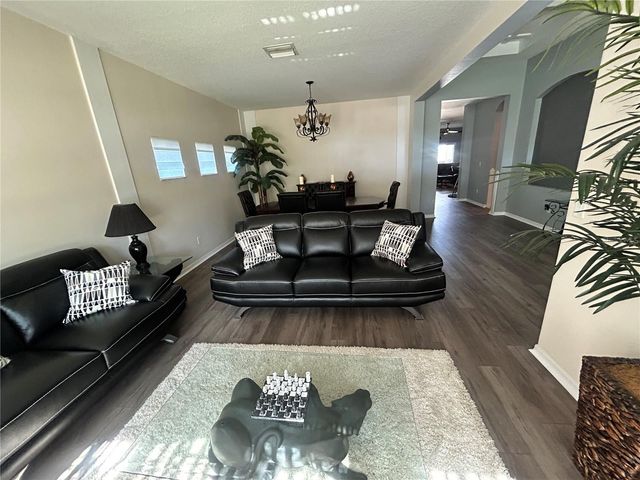 433 YORK DALE DRIVE, Ruskin, FL 33570