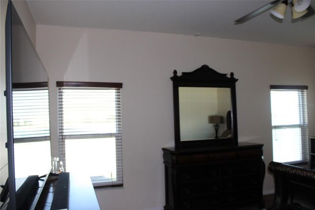 433 YORK DALE DRIVE, Ruskin, FL 33570
