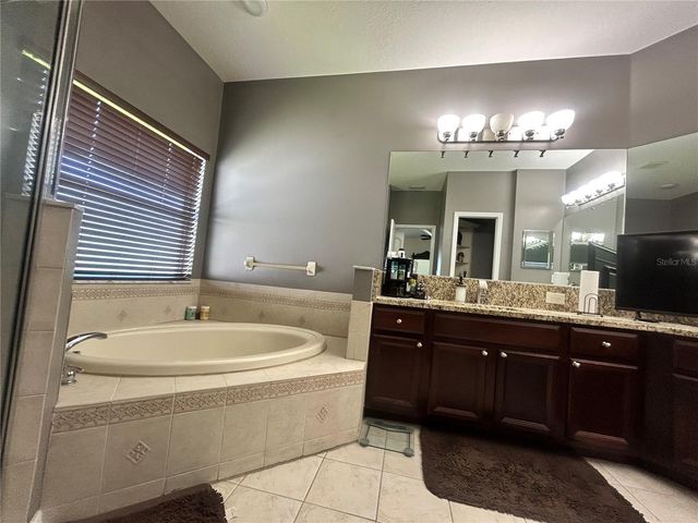 433 YORK DALE DRIVE, Ruskin, FL 33570
