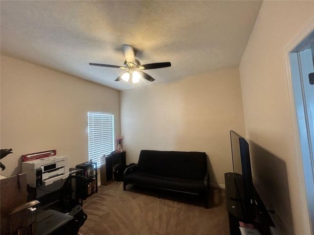 433 YORK DALE DRIVE, Ruskin, FL 33570