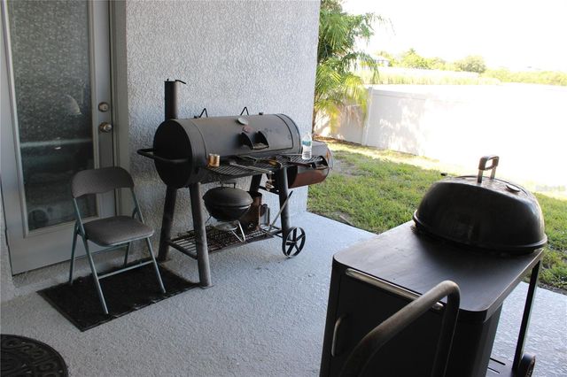 433 YORK DALE DRIVE, Ruskin, FL 33570