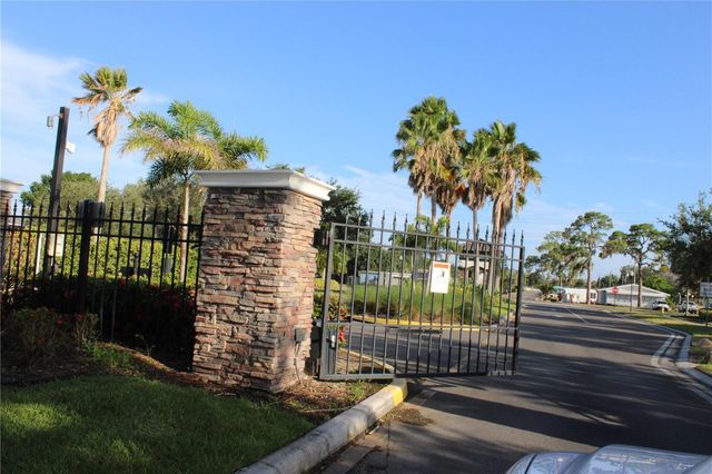 433 YORK DALE DRIVE, Ruskin, FL 33570