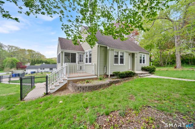 35 Scotch Cap Road, Waterford, CT 06375