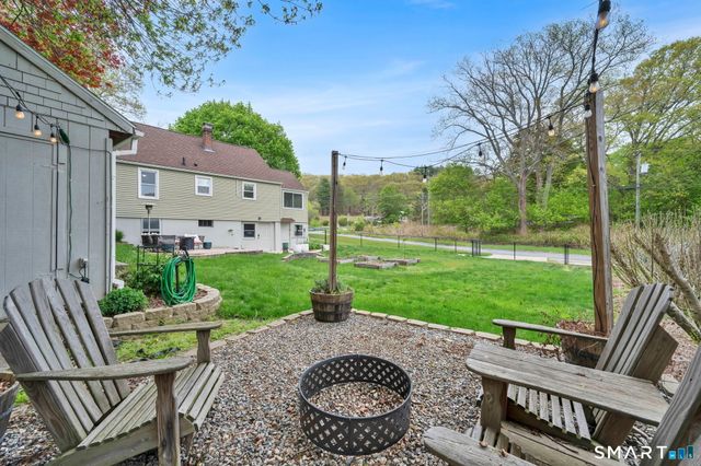 35 Scotch Cap Road, Waterford, CT 06375