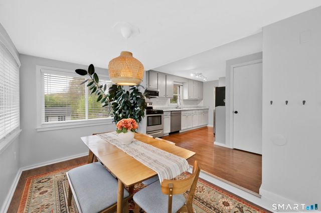 35 Scotch Cap Road, Waterford, CT 06375