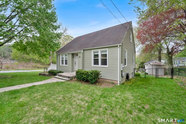 35 Scotch Cap Road, Waterford, CT 06375