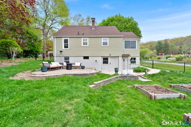 35 Scotch Cap Road, Waterford, CT 06375