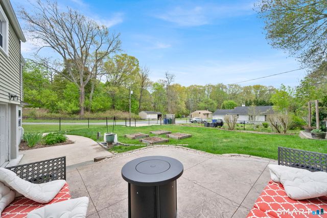 35 Scotch Cap Road, Waterford, CT 06375