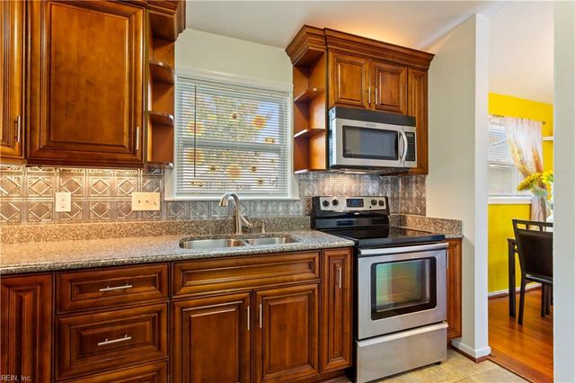 3856 Lampl AVE, Virginia Beach, VA 23452