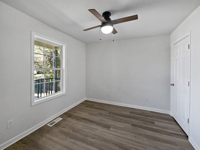 513 W 5th St, Columbia, TN 38401