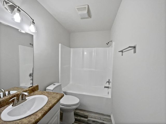 513 W 5th St, Columbia, TN 38401