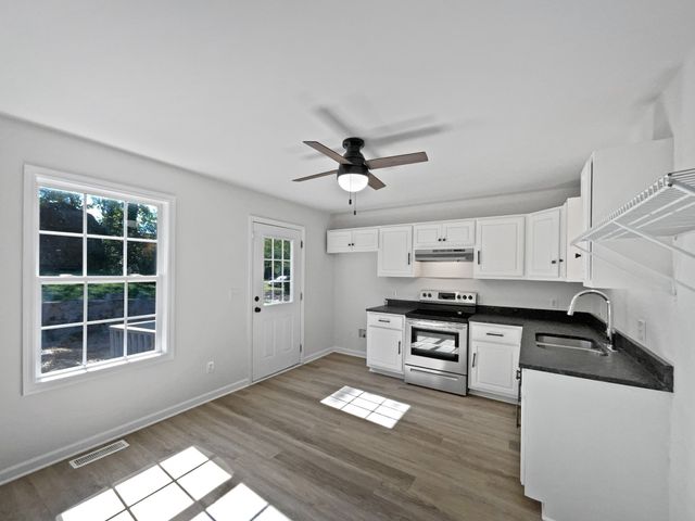 513 W 5th St, Columbia, TN 38401